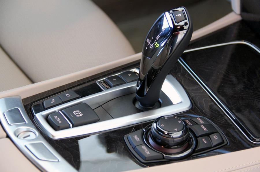  BMW 750iL 2013 года  (фото 15 из 96)